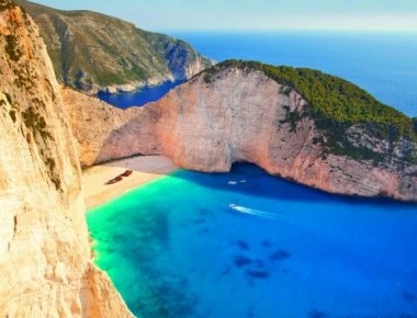 Ζάκυνθος: Ανοιχτή και πάλι η παραλία του Ναυαγίου για τους τουρίστες